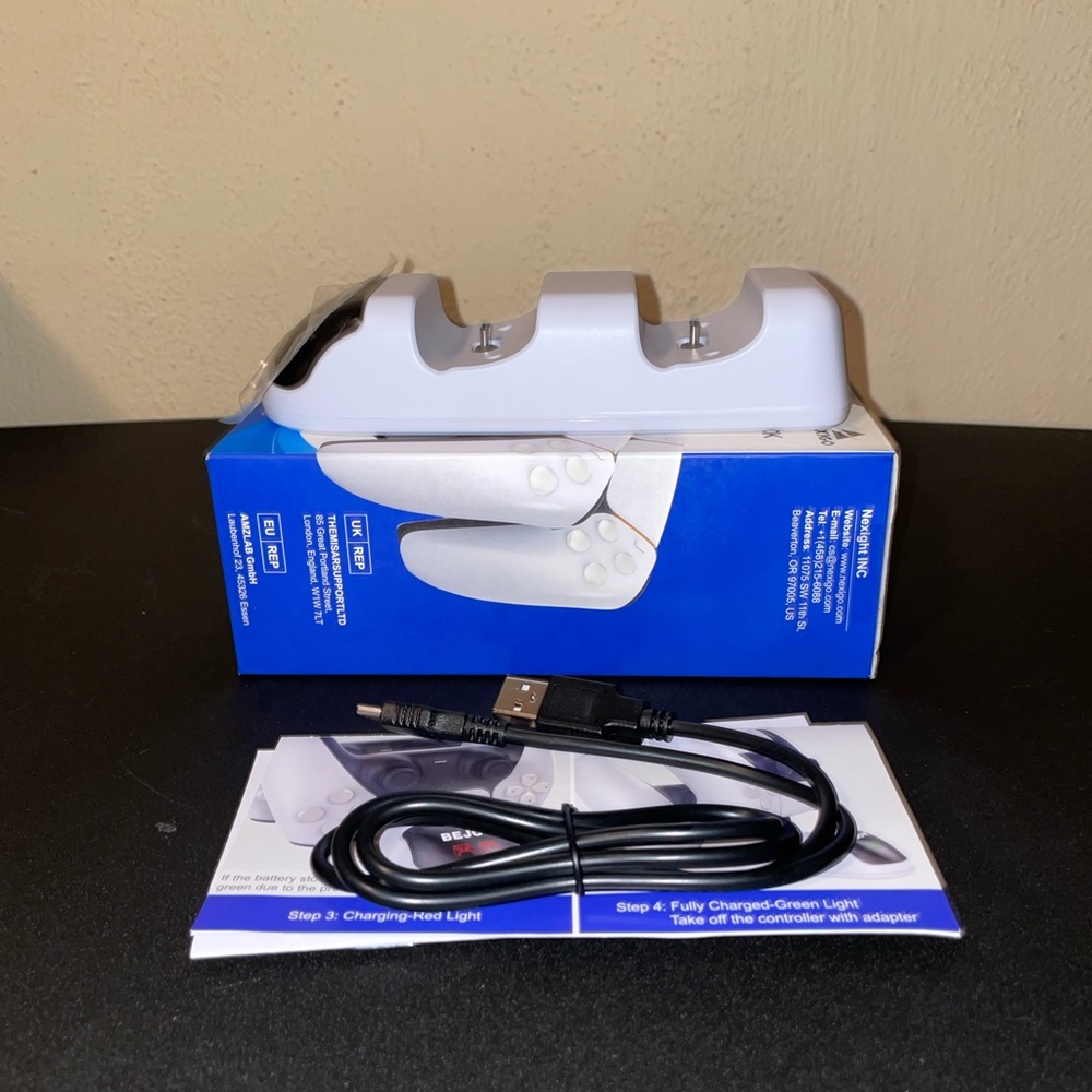 Ps5 controller charging dock - Picture 2 of 3